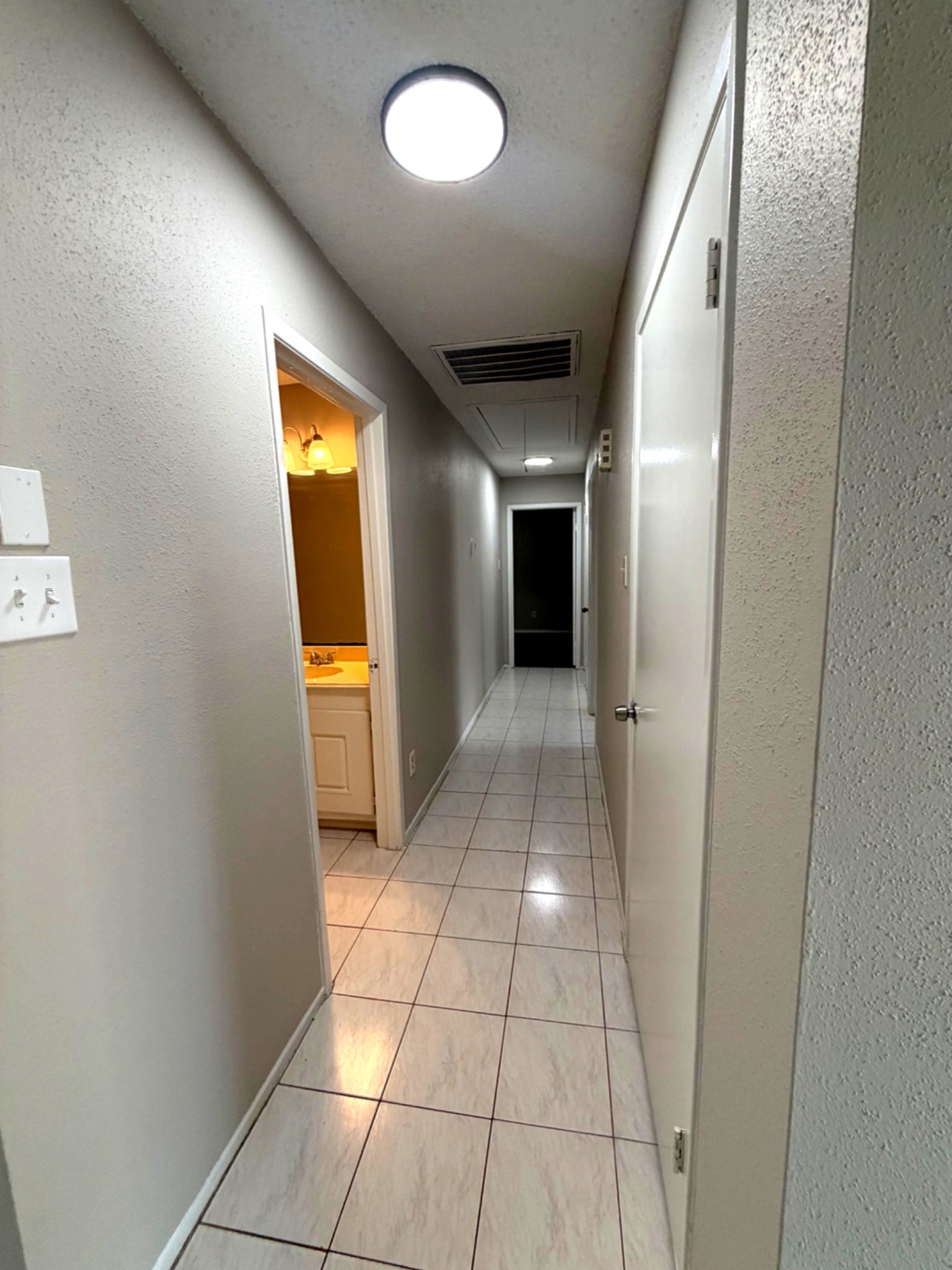 5817 West Tidwell Road Houston, TX 77092 - Photo 14 of 29 Hallway