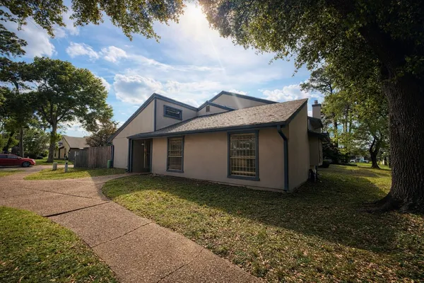 $1,600 | 5817 West Tidwell Road, Houston, TX 77092