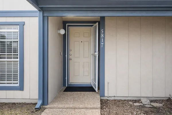 $1,600 | 5817 West Tidwell Road, Houston, TX 77092