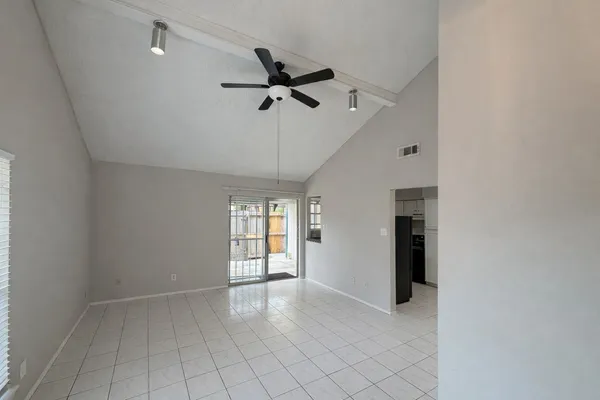 $1,600 | 5817 West Tidwell Road, Houston, TX 77092