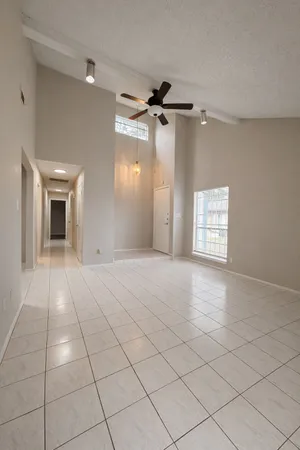 $1,600 | 5817 West Tidwell Road, Houston, TX 77092