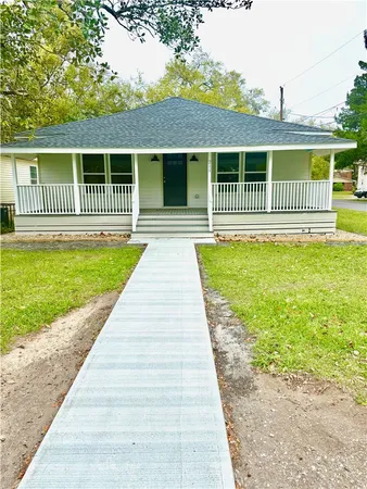 $2,150 | 211 Dartmouth Street, Brunswick, GA 31520