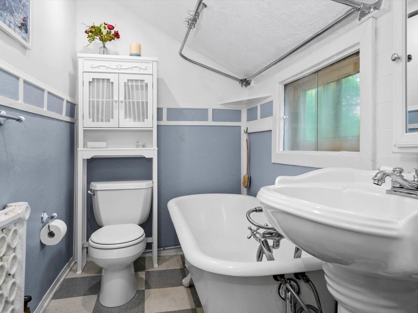140 Lawton Road Riverside, IL 60546 - Photo 11 of 25 a bathroom with a sink a toilet and a mirror
