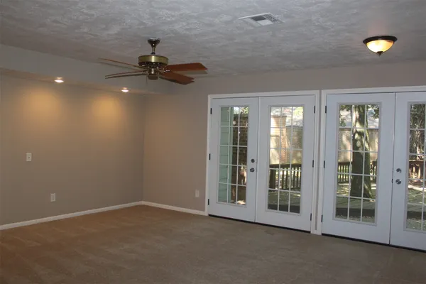 $3,000 | 3126 East Lake Cres Drive, Houston, TX 77339