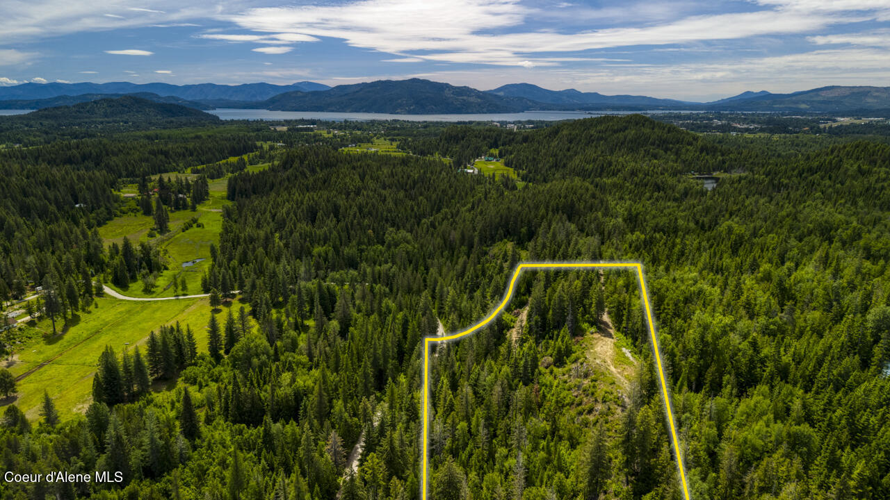 1356 Hidden Valley Road Sandpoint, ID 83864 - Photo 11 of 18 .