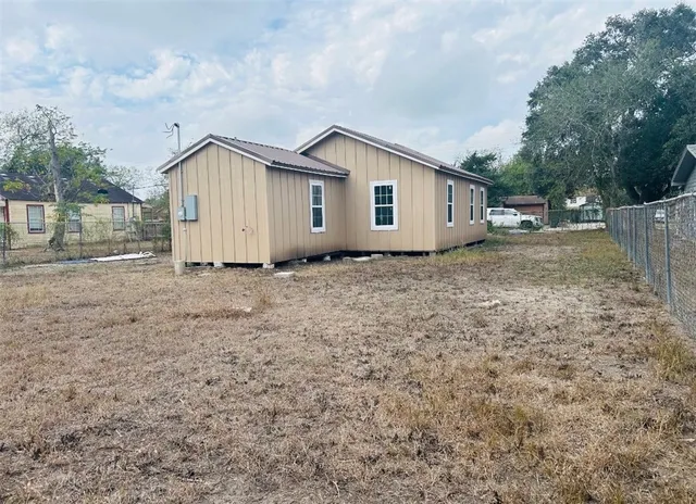 $160,000 | 850 North Adams Street, Alice, TX 78332