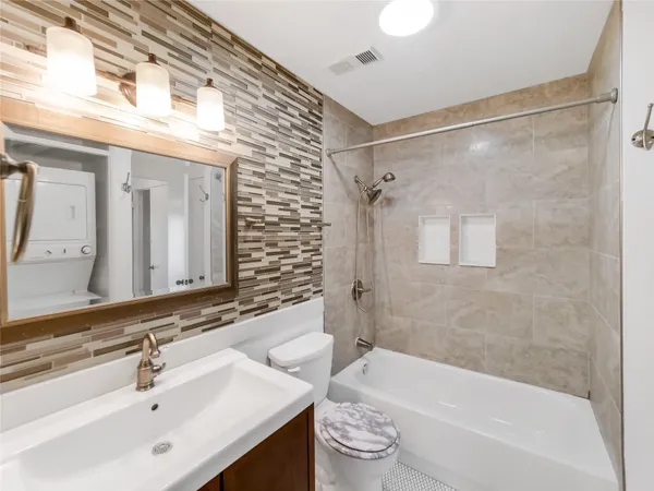 $1,075 | 10075 Westpark Drive, Unit 9, Houston, TX 77042
