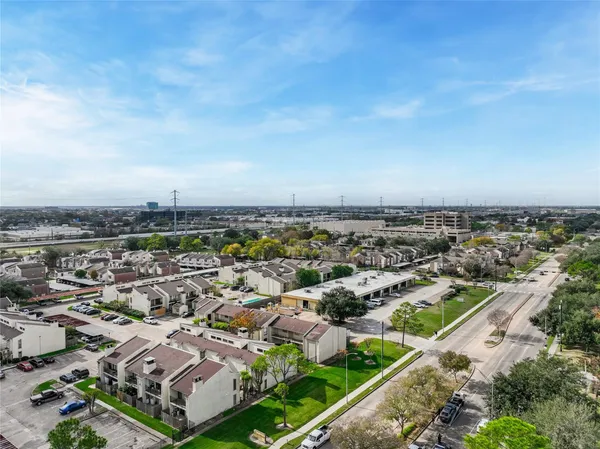 $1,075 | 10075 Westpark Drive, Unit 9, Houston, TX 77042