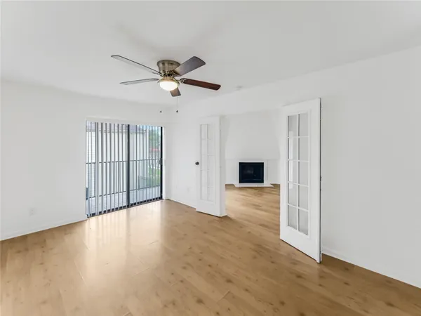 $1,075 | 10075 Westpark Drive, Unit 9, Houston, TX 77042