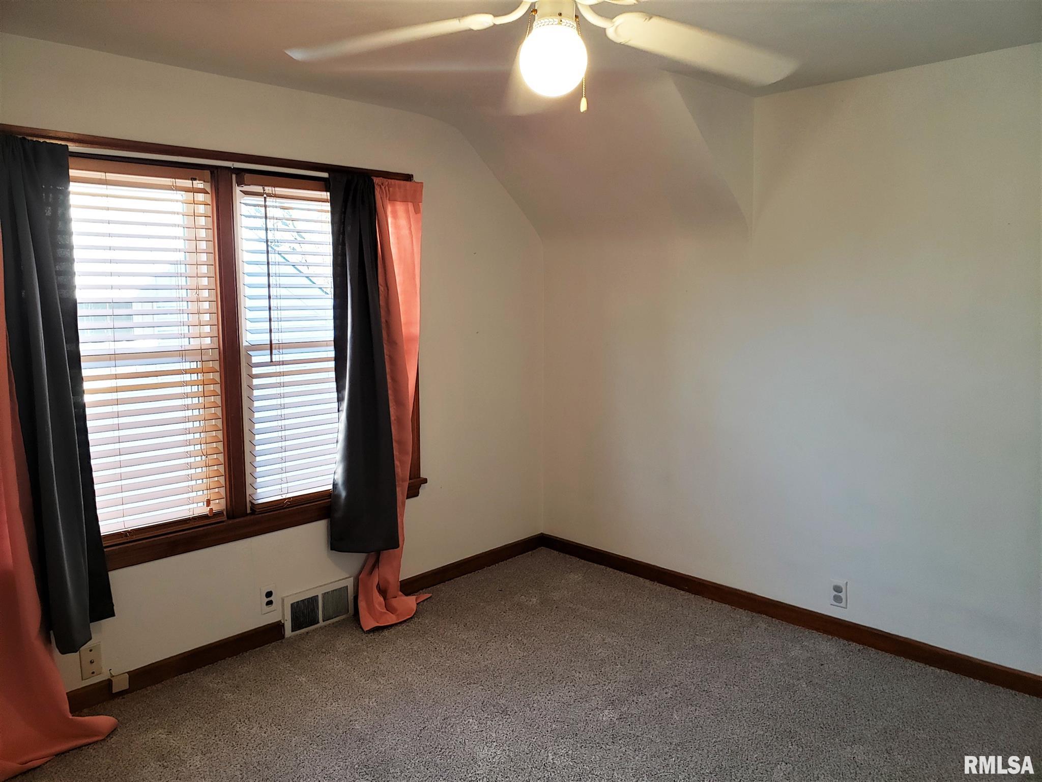 2048 North 7th Street Springfield, IL 62702 - Photo 14 of 30