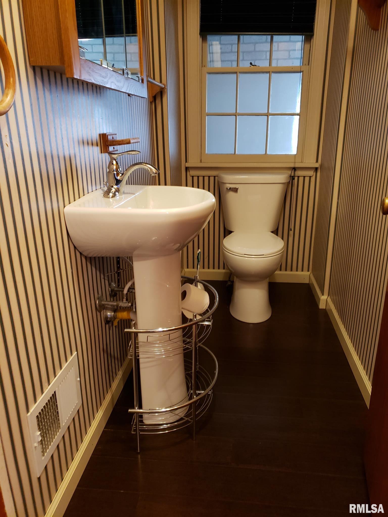 2048 North 7th Street Springfield, IL 62702 - Photo 6 of 30