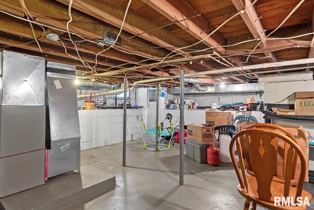 $124,900 | 248 East Vandalia Street, Waverly, IL 62692