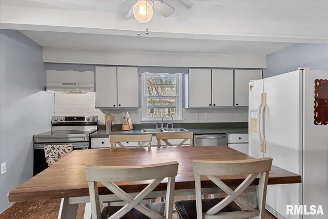 $124,900 | 248 East Vandalia Street, Waverly, IL 62692