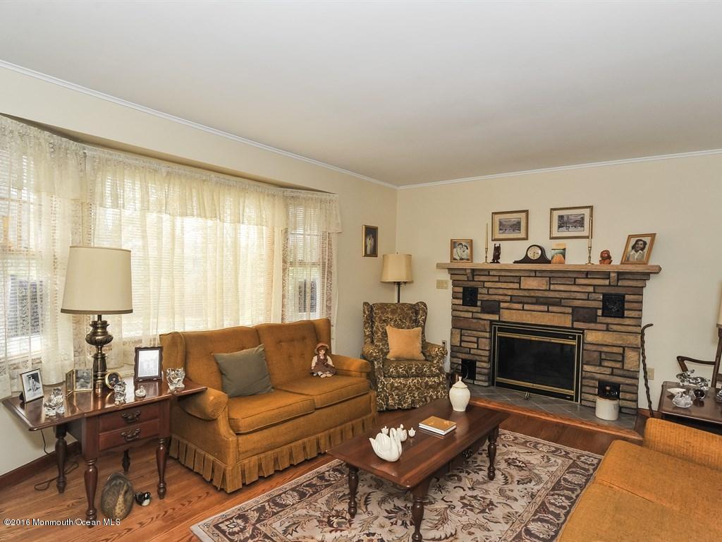 80 Portland Road Atlantic Highlands, NJ 07716 - Photo 6 of 27 007_Living Room