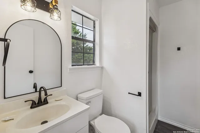 $649,990 | 247 Center Point Drive East, Center Point, TX 78010