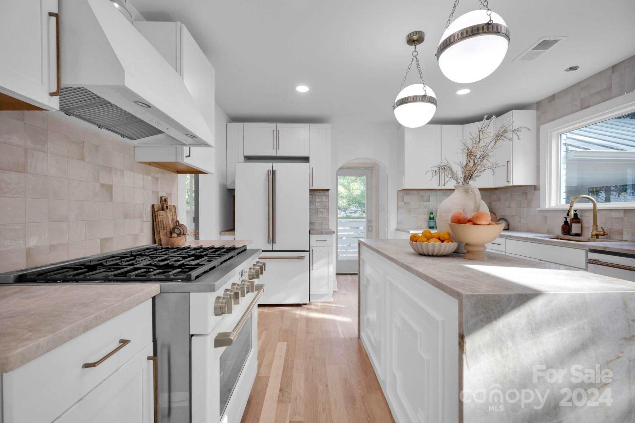 2136 Malvern Road Charlotte, NC 28207 - Photo 3 of 39 Gallery Image 3