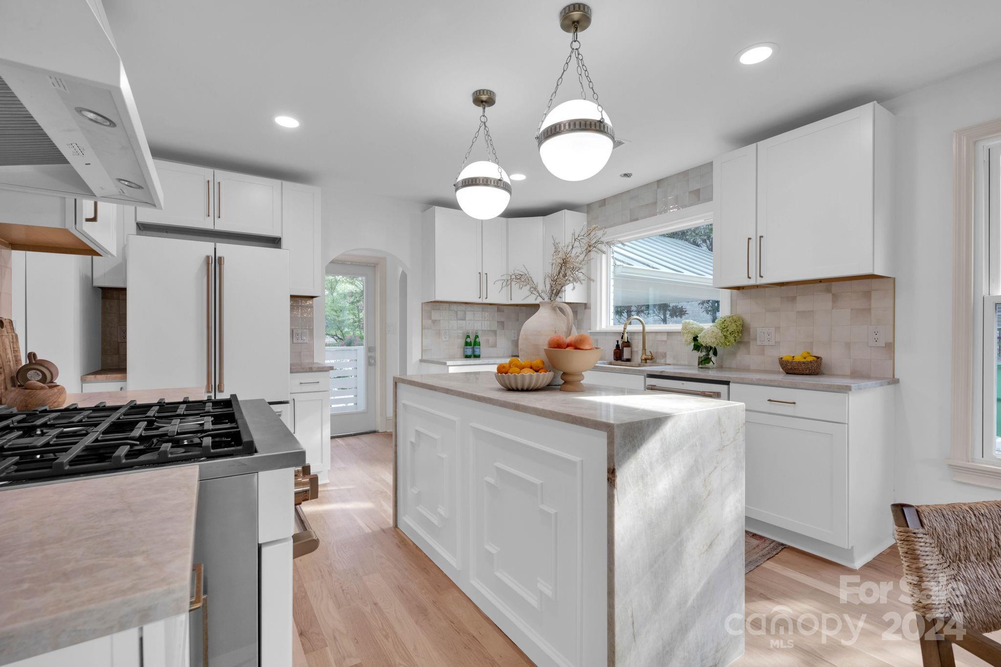 2136 Malvern Road Charlotte, NC 28207 - Photo 6 of 39 Gallery Image 6
