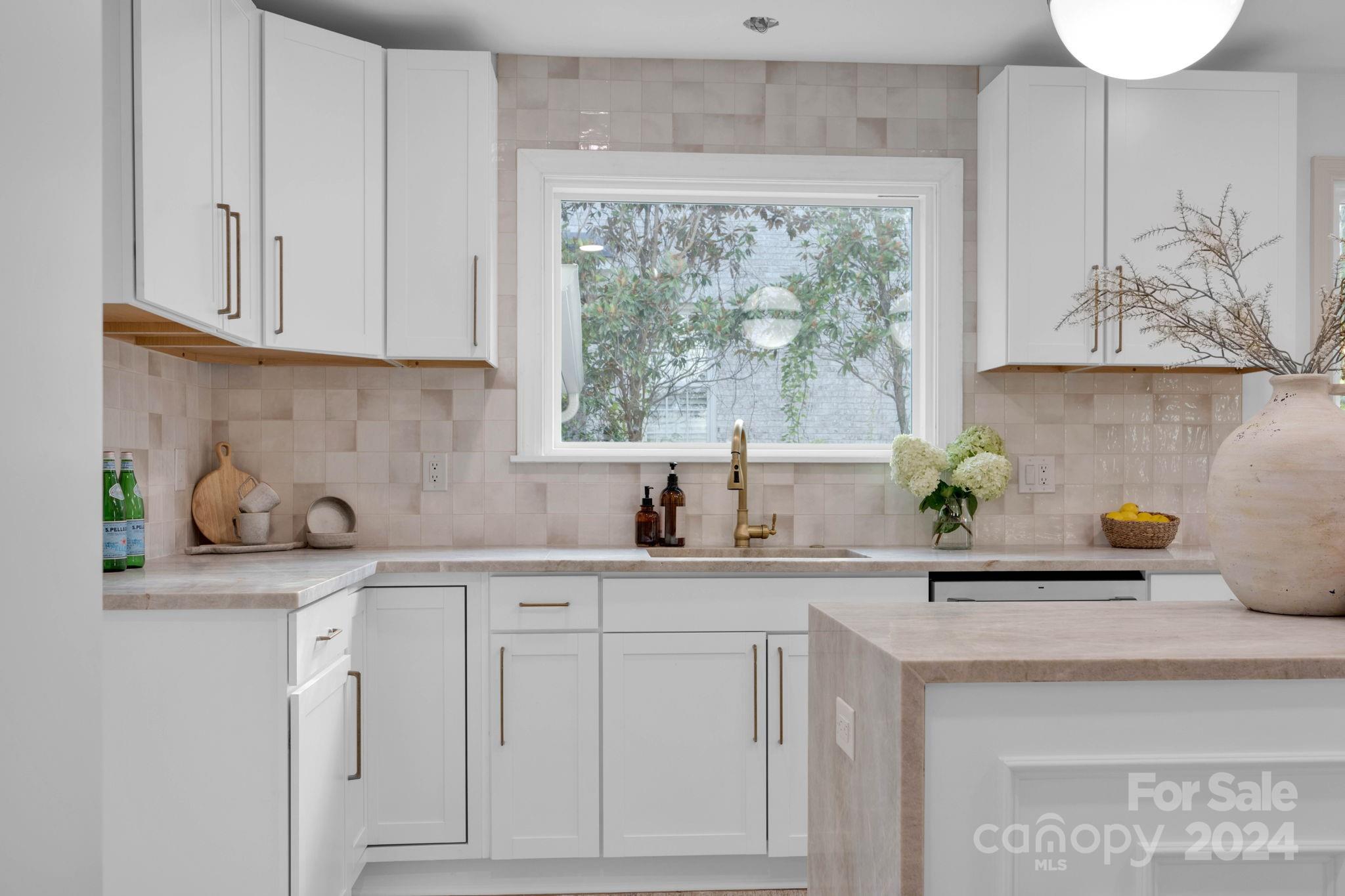 2136 Malvern Road Charlotte, NC 28207 - Photo 7 of 39 Gallery Image 7