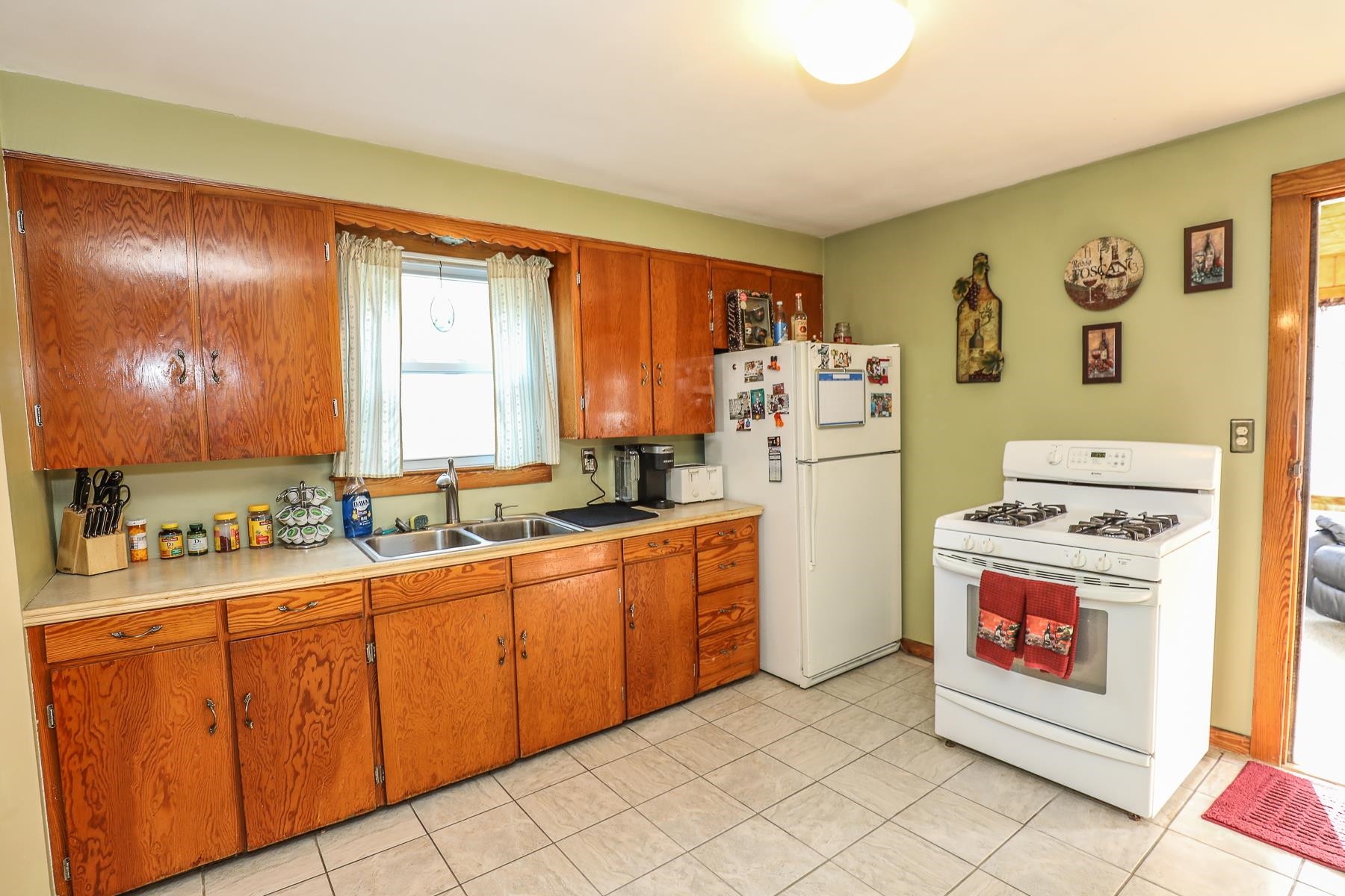 86 George Street Manchester, NH 03102 - Photo 6 of 34