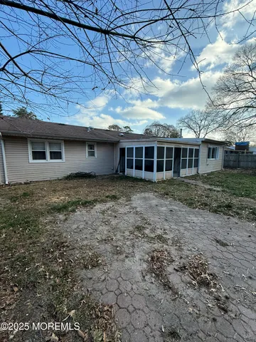 a front view of house with yard