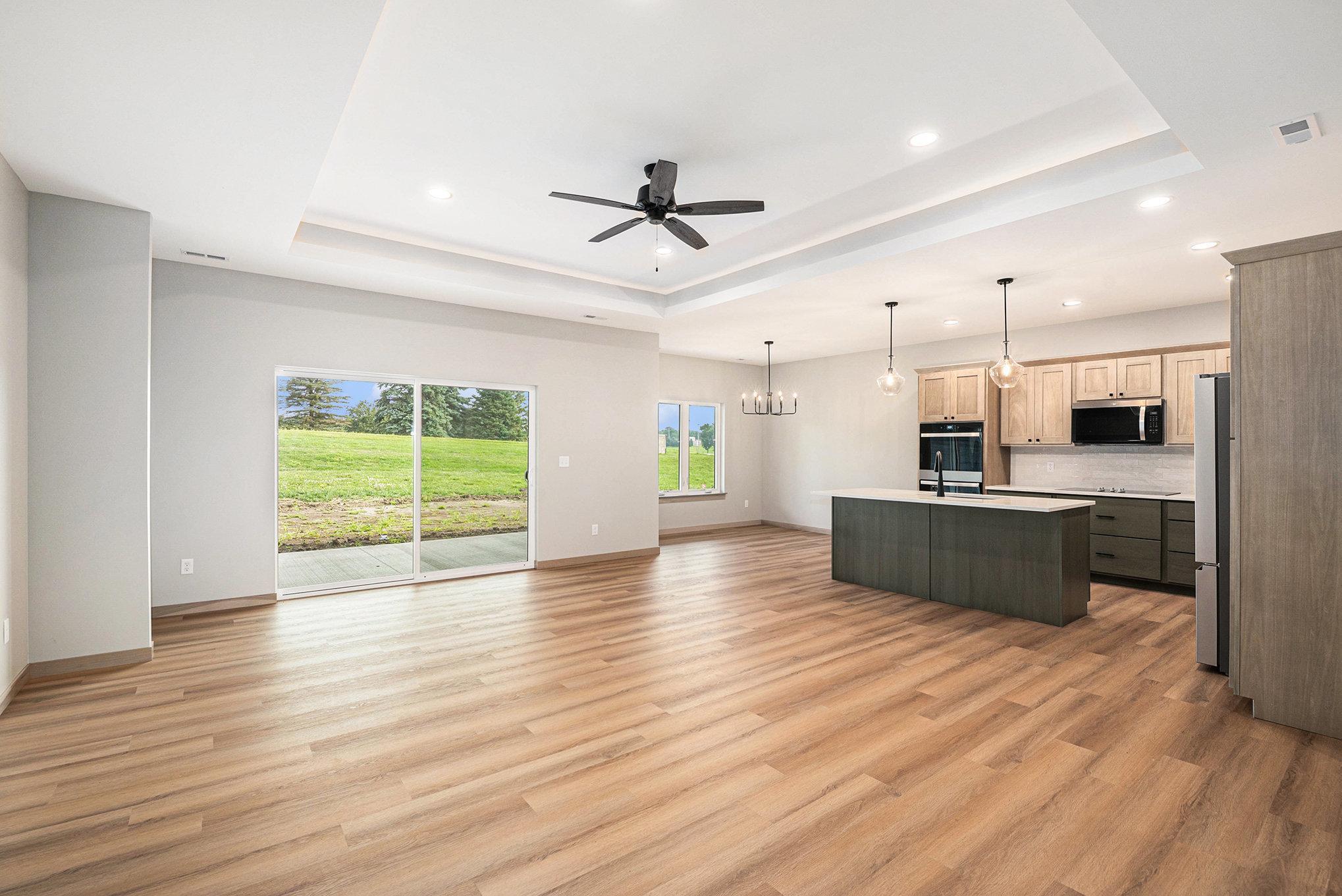 717 Tallgrass Circle Luverne, MN 56156 - Photo 4 of 29