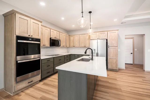 $399,900 | 717 Tallgrass Circle, Luverne, MN 56156