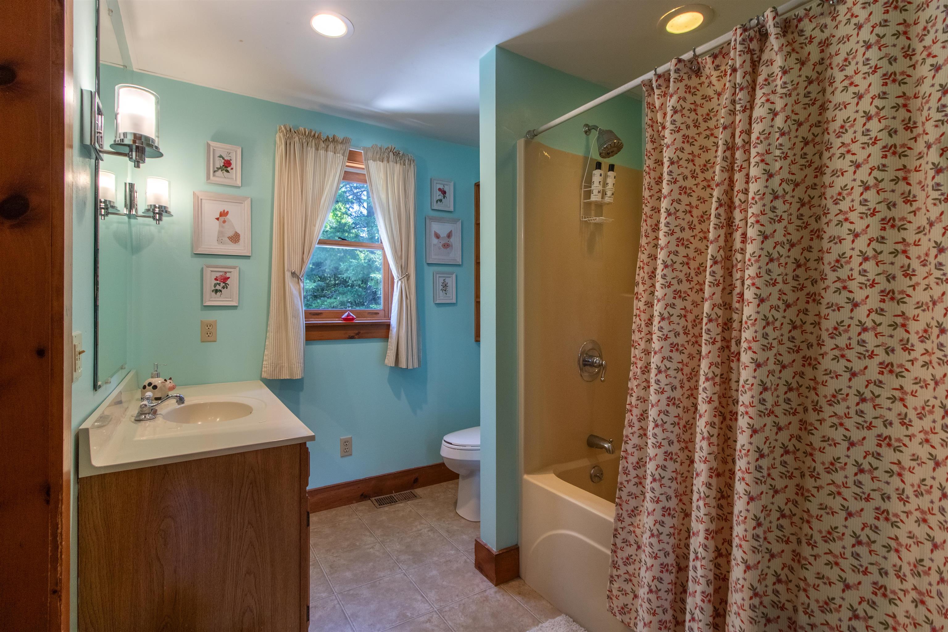 736 Pleasant Street Newport, VT 05855 - Photo 25 of 58