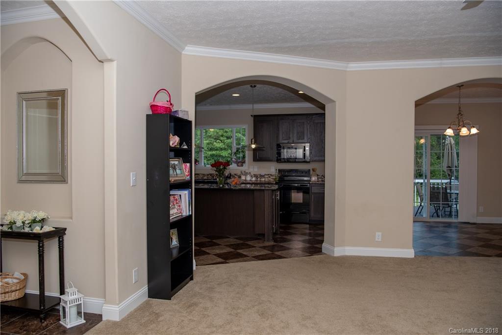 91 McCurry Road, Unit 2 Weaverville, NC 28787 - Photo 6 of 34 Gallery Image 6