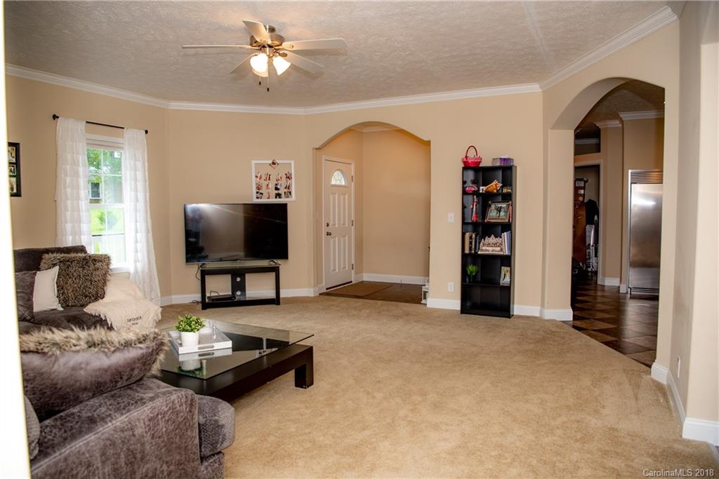 91 McCurry Road, Unit 2 Weaverville, NC 28787 - Photo 7 of 34 Gallery Image 7