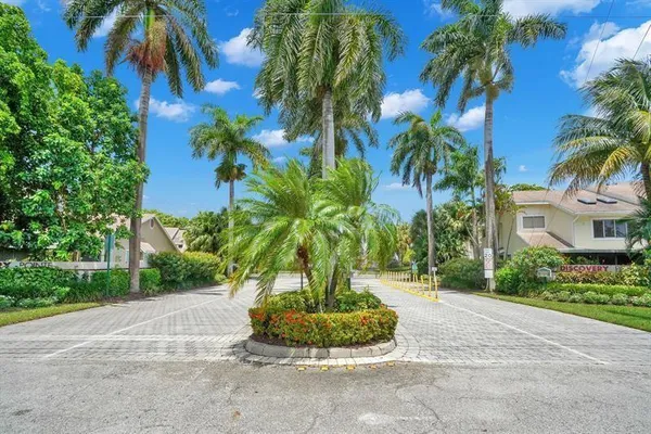 $3,299 | 1975 Discovery Circle West, Deerfield Beach, FL 33442