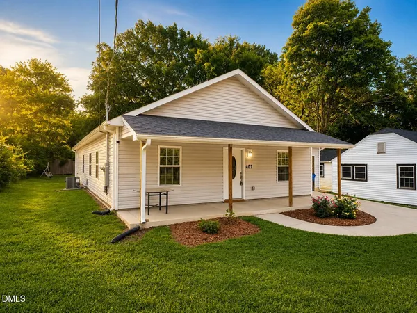 $325,000 | 407 Walker Avenue, Graham, NC 27253