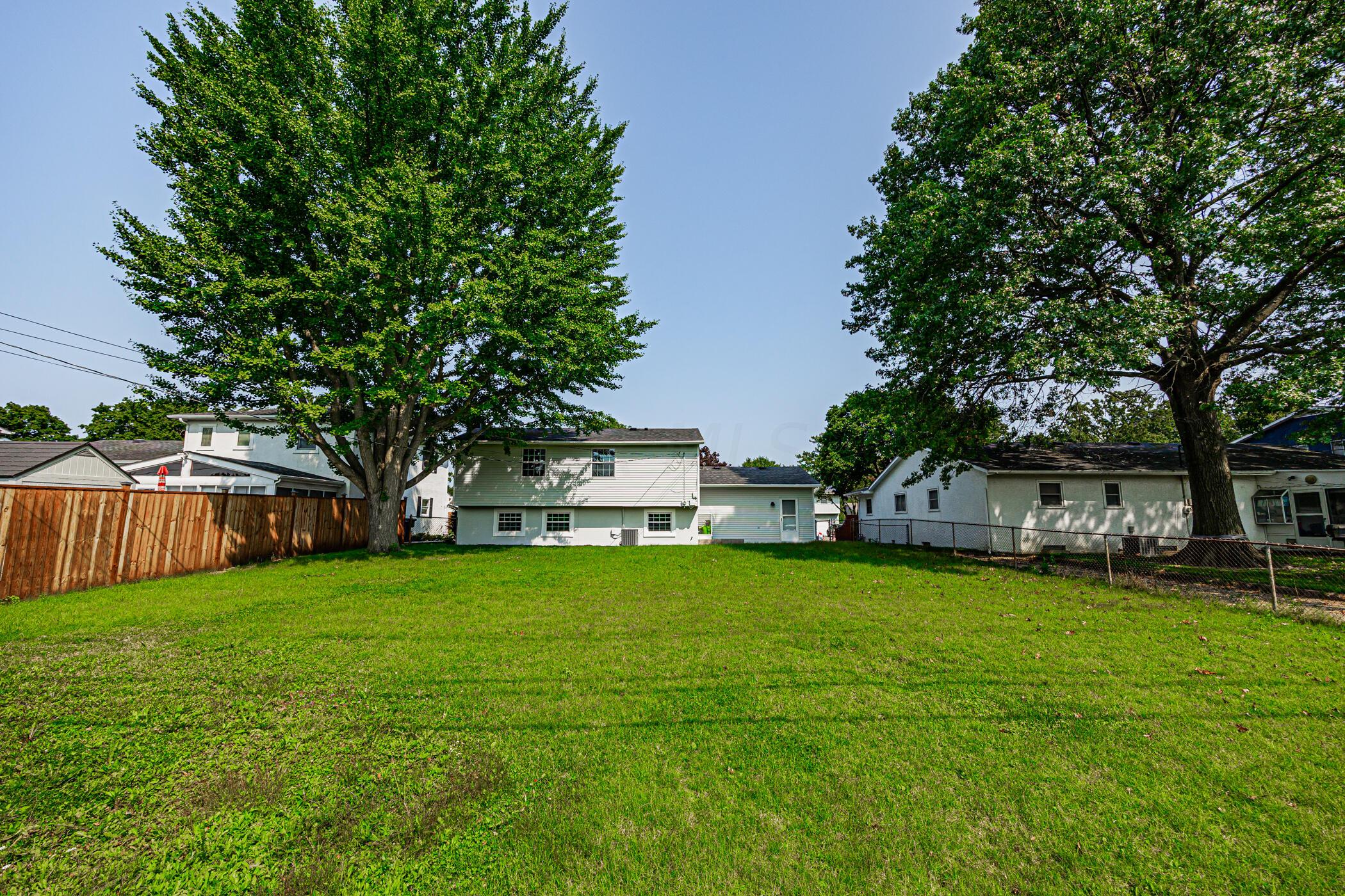 1717 Norma Road Columbus, OH 43229 - Photo 12 of 58 1717 Norma Rd 015