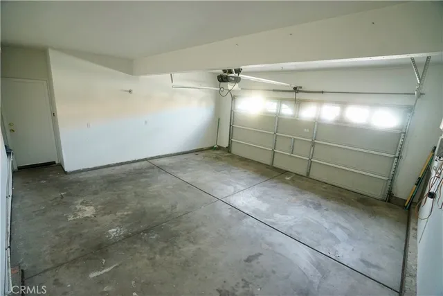 $2,500 | 14001 Jockey Lane, Victorville, CA 92394