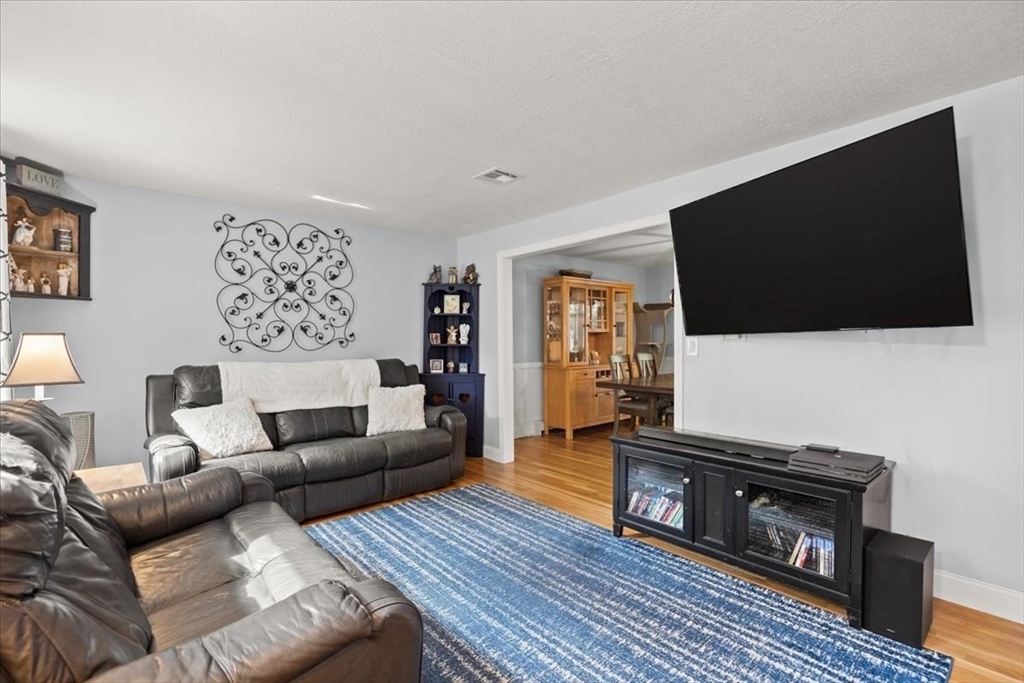 14 Cliff Road Bellingham, MA 02019 - Photo 11 of 40