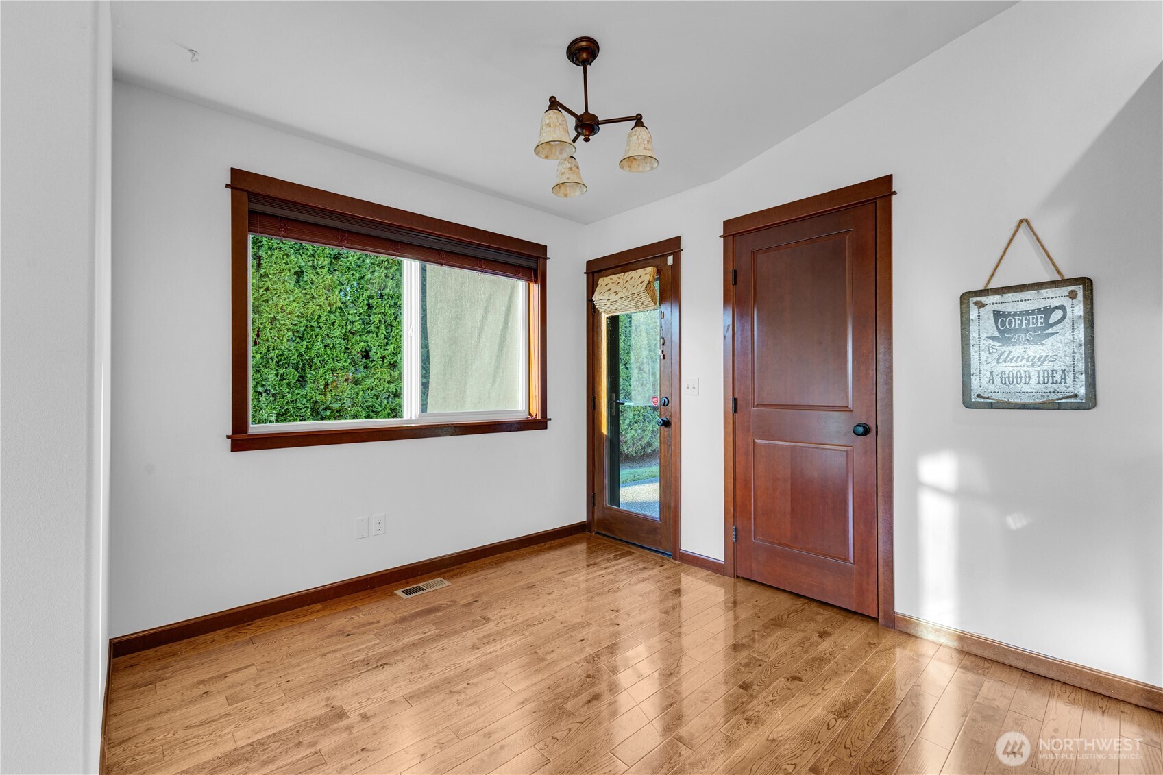 15530 Sunset Road Bothell, WA 98012 - Photo 13 of 28