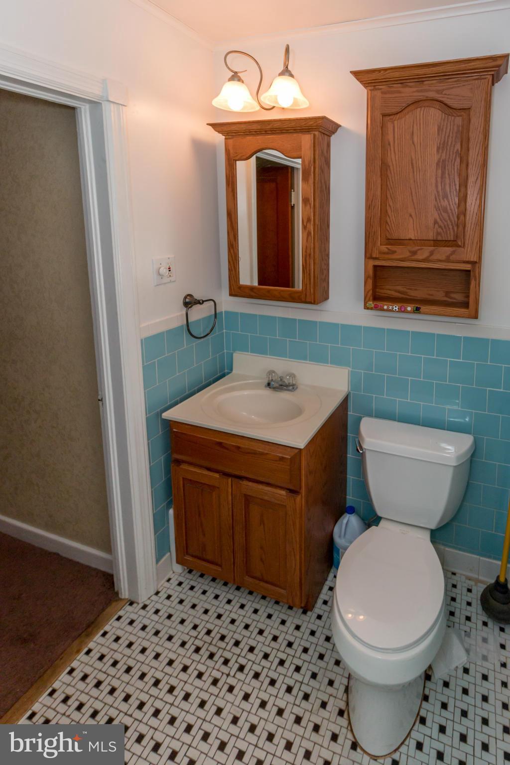 3118 Acton Road Baltimore, MD 21234 - Photo 9 of 29 Bath