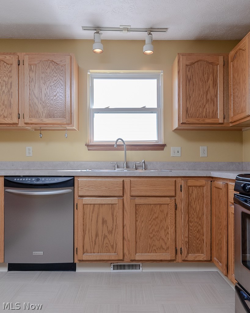 6707 Monroe Lane North Ridgeville, OH 44039 - Photo 15 of 34