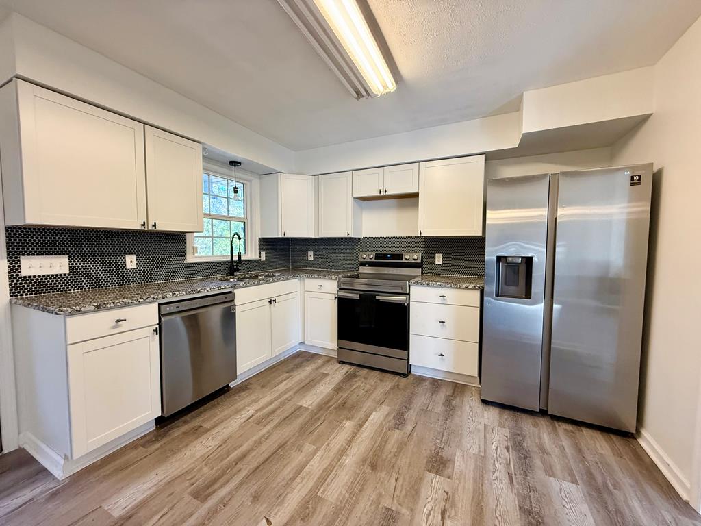 4235 Cheshire Bridge Road Columbus, GA 31909 - Photo 4 of 20 Kitchen