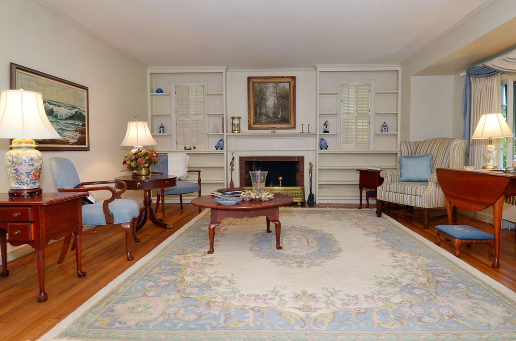 6 Maplewood Road Shrewsbury, MA 01545 - Photo 2 of 22 Gallery Image 2