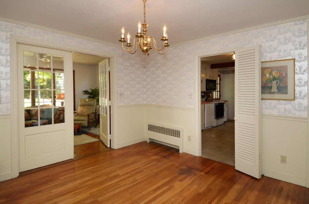 6 Maplewood Road Shrewsbury, MA 01545 - Photo 5 of 22 Gallery Image 5