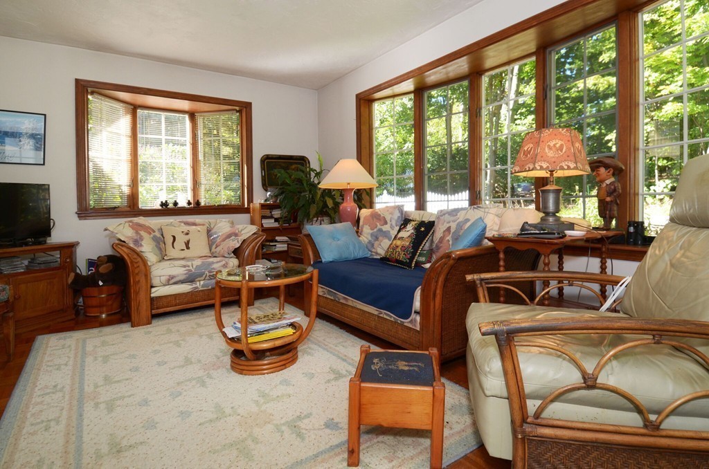 6 Maplewood Road Shrewsbury, MA 01545 - Photo 9 of 22 Gallery Image 9