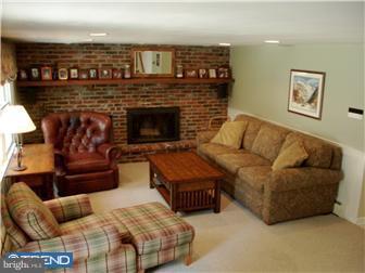 177 Rice Drive Morrisville, PA 19067 - Photo 2 of 12 Family Room