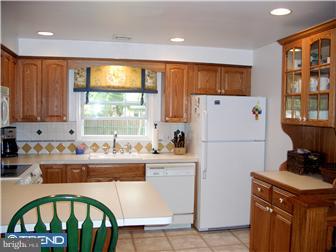 177 Rice Drive Morrisville, PA 19067 - Photo 5 of 12 Kitchen