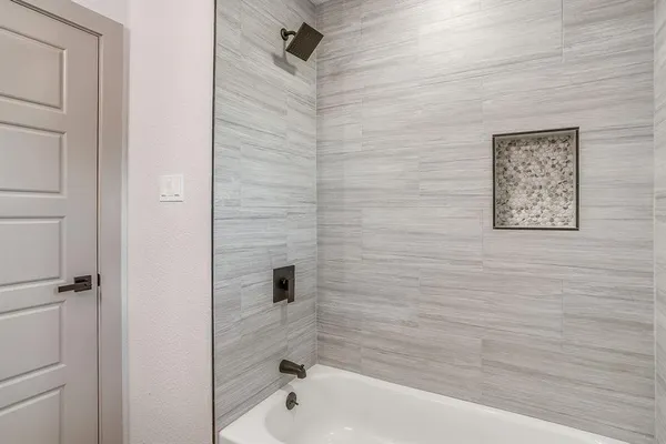 $2,200 | 900 Vaughn Drive, Burleson, TX 76028
