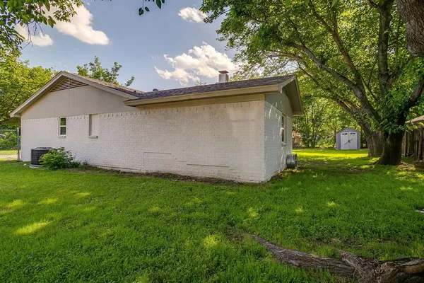 $2,200 | 900 Vaughn Drive, Burleson, TX 76028