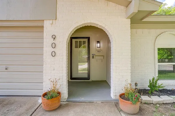 $2,200 | 900 Vaughn Drive, Burleson, TX 76028