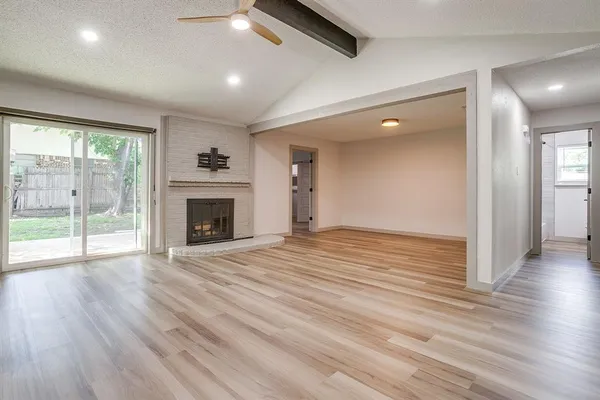$2,200 | 900 Vaughn Drive, Burleson, TX 76028
