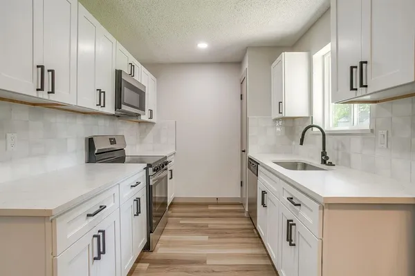 $2,200 | 900 Vaughn Drive, Burleson, TX 76028