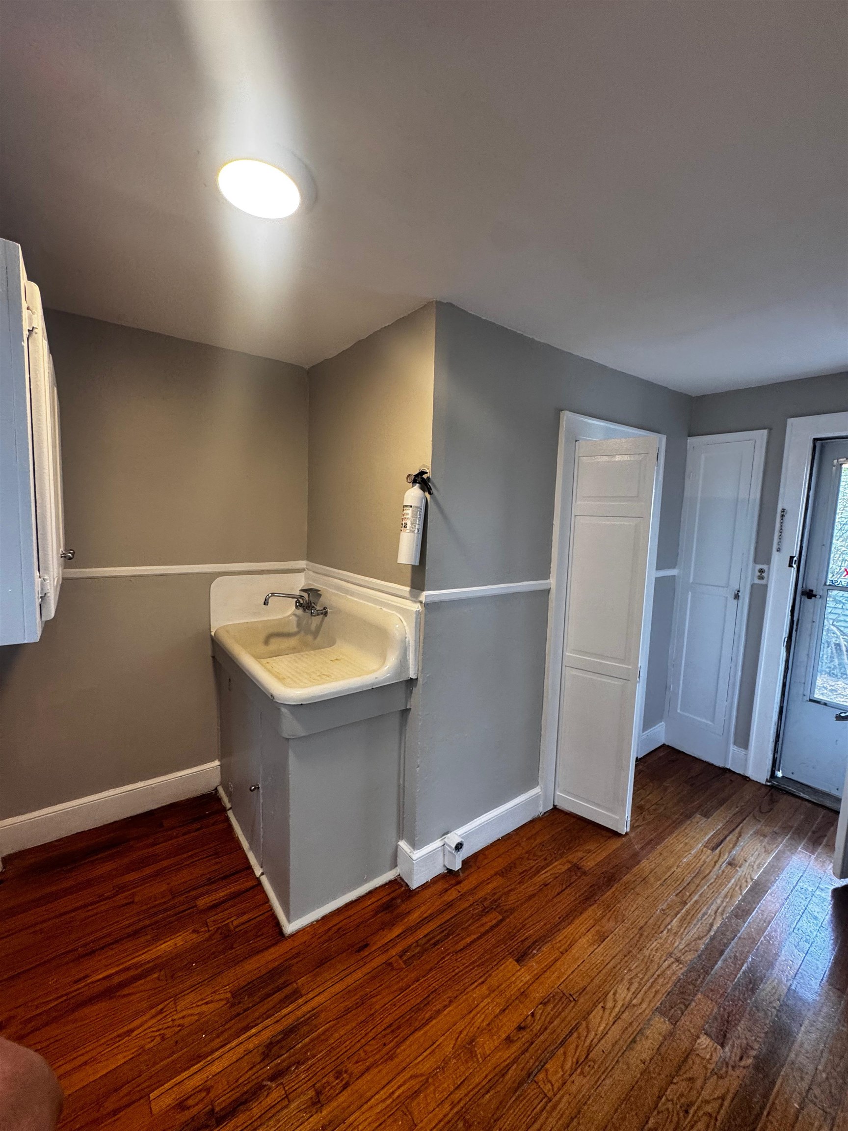 70 Dover Street, Unit 4 Manchester, NH 03102 - Photo 5 of 7