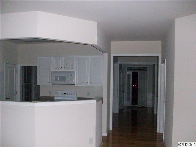 6410 Ridgeview Commons Drive Charlotte, NC 28269 - Photo 4 of 16 Gallery Image 4